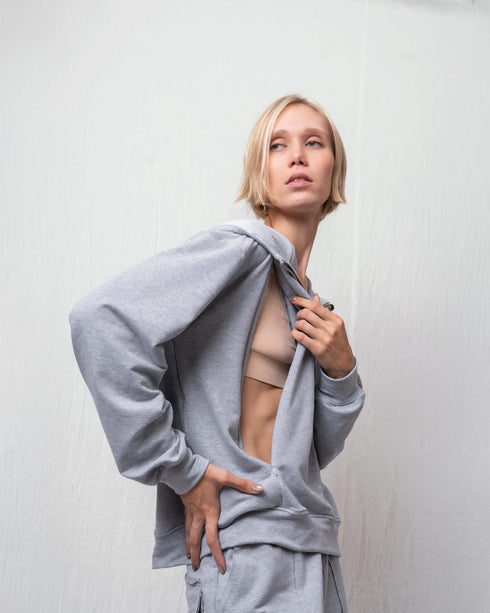 POLERA DE ALGODÓN EMBARAZO & LACTANCIA CAPUCHA GRIS